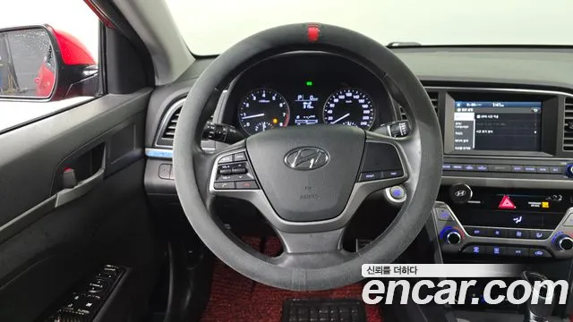 Hyundai AVANTE 2017 — фото 14