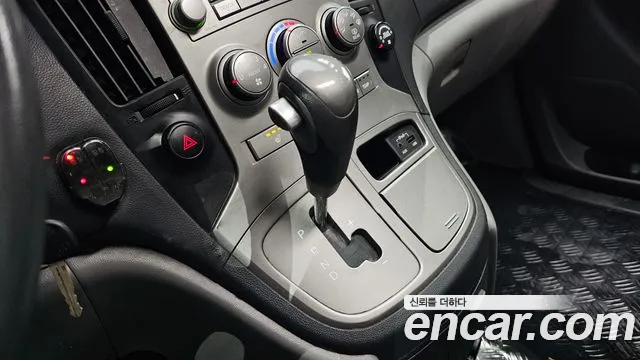 Hyundai Starex 2016 — фото 9