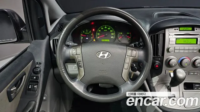 Hyundai Starex 2016 — фото 12