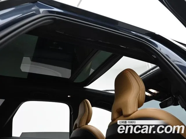 Volvo XC60 2023 — фото 19
