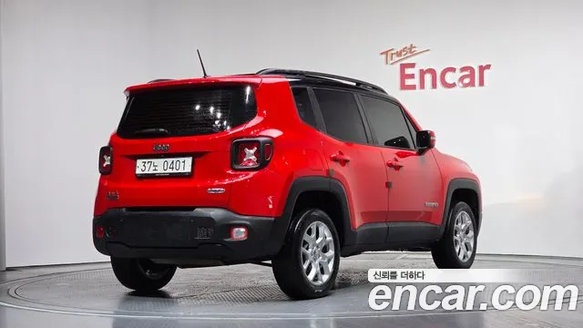 Jeep Renegade 2016 — фото 2