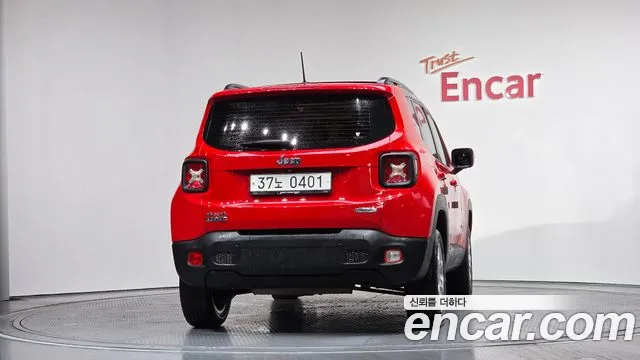 Jeep Renegade 2016 — фото 4