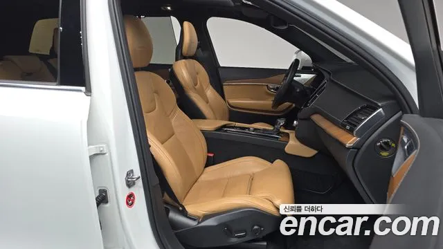 Volvo XC90 2020 — фото 16