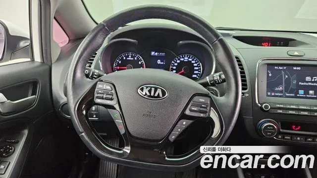 Kia K3 2017 — фото 13