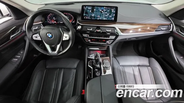 BMW 5-Series 2023 — фото 10