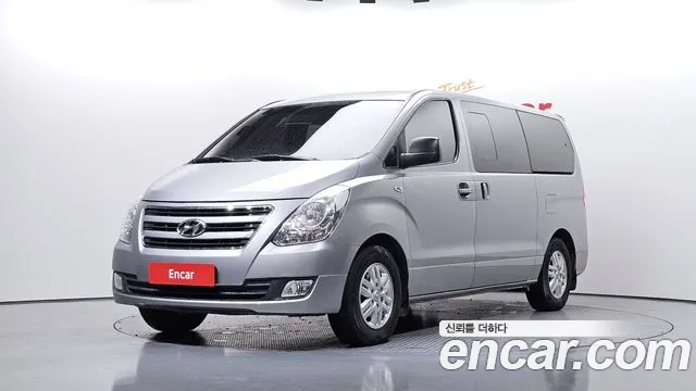 Hyundai Starex 2017 — фото 1