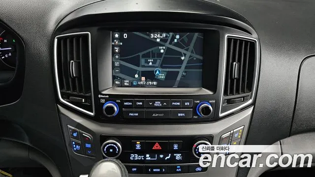 Hyundai Starex 2017 — фото 14