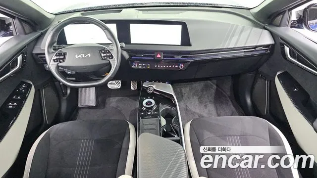 Kia EV6 2022 — фото 10