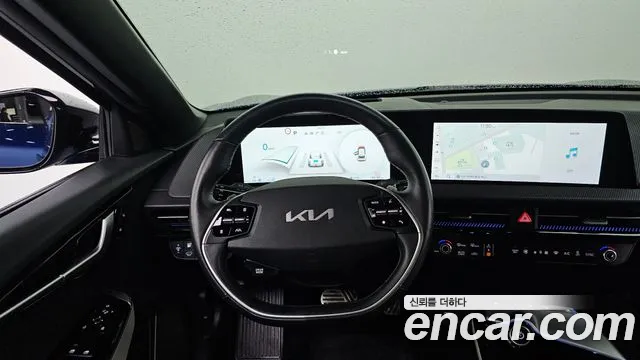 Kia EV6 2022 — фото 19