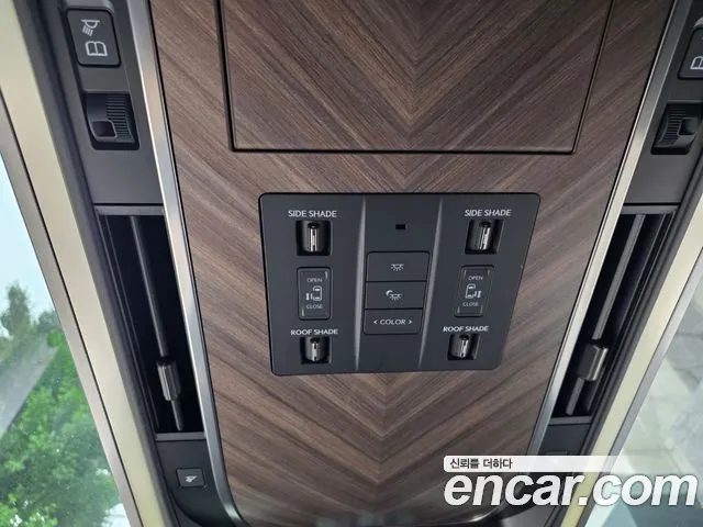 Lexus LM 2025 — фото 11