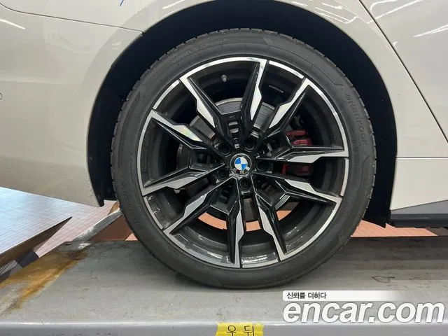 BMW i4 2025 — фото 3