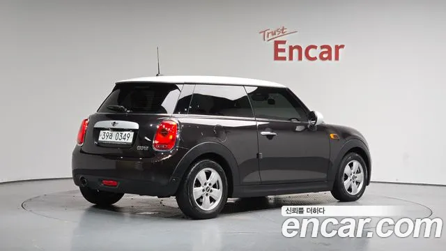 Mini Cooper 2015 — фото 1