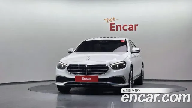 Mercedes-Benz E-Class 2022 — фото 3