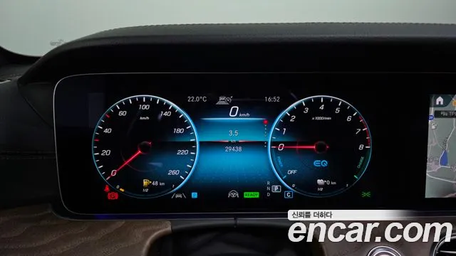 Mercedes-Benz E-Class 2022 — фото 11
