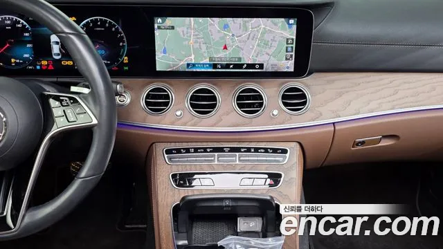 Mercedes-Benz E-Class 2022 — фото 20