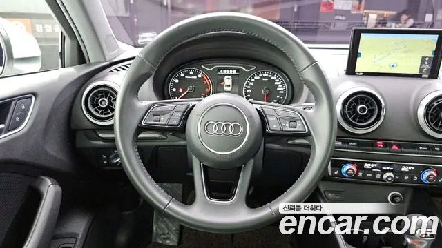 Audi A3 2018 — фото 13