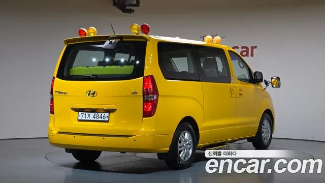 Hyundai Starex 2016 — фото 2
