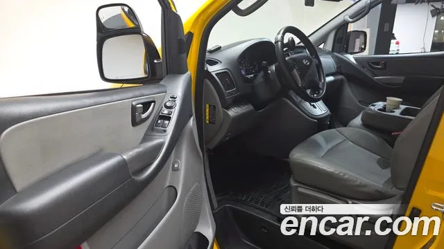 Hyundai Starex 2016 — фото 10
