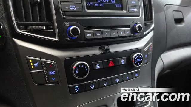 Hyundai Starex 2016 — фото 16