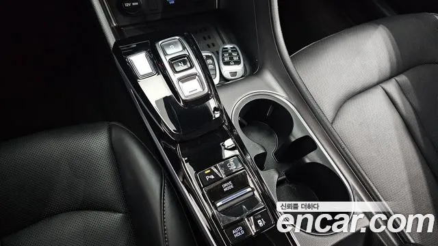 Hyundai Sonata 2022 — фото 9
