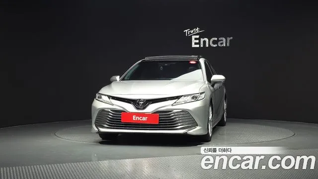 Toyota Camry 2019 — фото 3