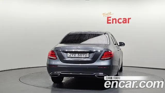 Mercedes-Benz E-Class 2019 — фото 4