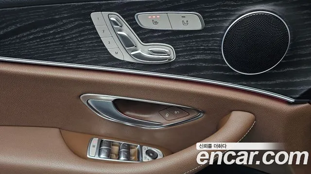 Mercedes-Benz E-Class 2019 — фото 13