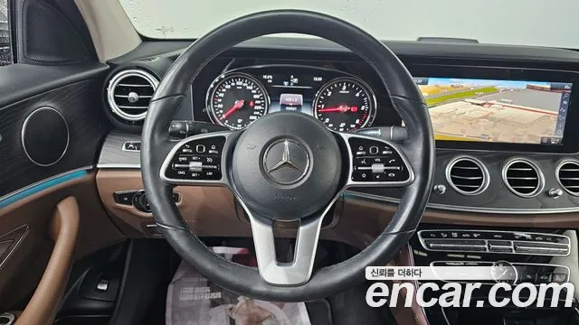 Mercedes-Benz E-Class 2019 — фото 15