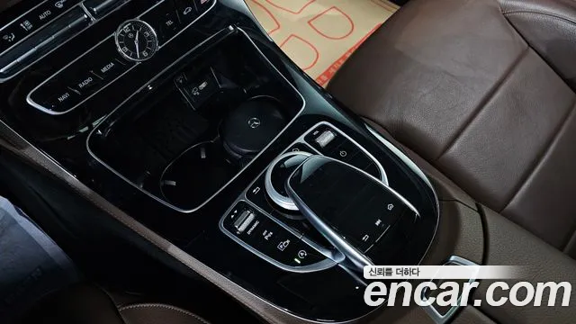 Mercedes-Benz E-Class 2019 — фото 18