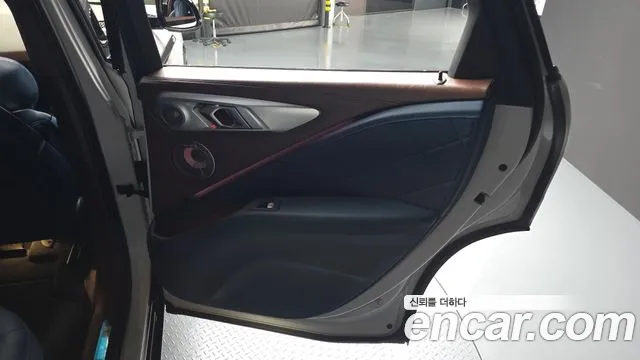BMW XM 2023 — фото 15