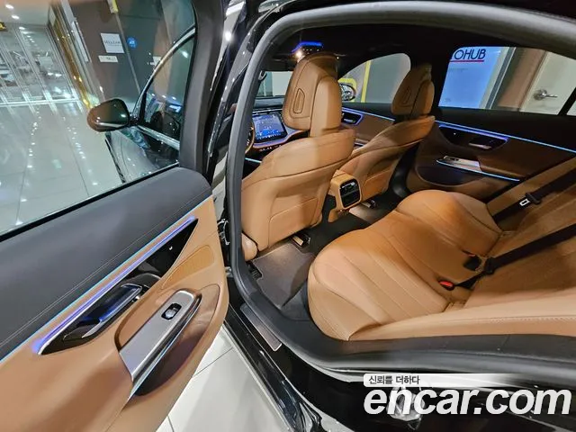 Mercedes-Benz E-Class 2024 — фото 11