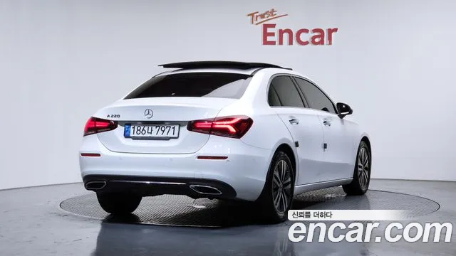 Mercedes-Benz A-Class 2022 — фото 2
