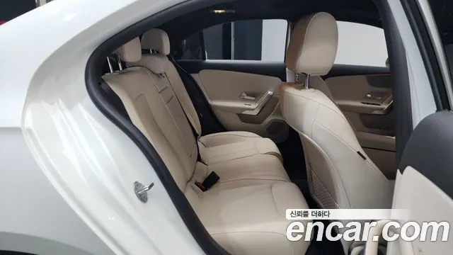 Mercedes-Benz A-Class 2022 — фото 17