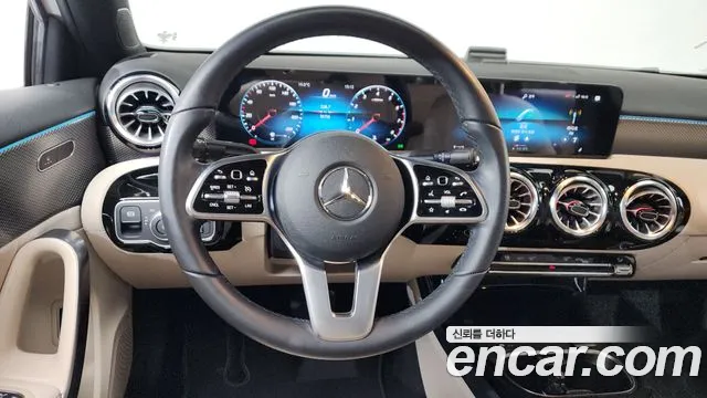 Mercedes-Benz A-Class 2022 — фото 19