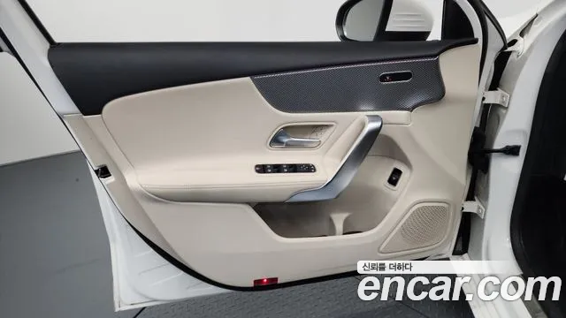 Mercedes-Benz A-Class 2022 — фото 14