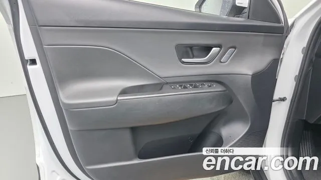 Hyundai Kona 2023 — фото 14