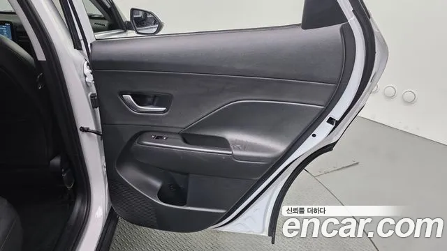 Hyundai Kona 2023 — фото 15