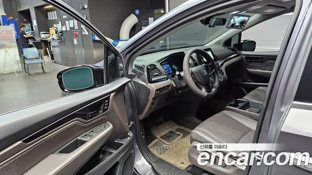 Honda Odyssey 2021 — фото 13