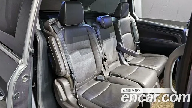 Honda Odyssey 2021 — фото 18