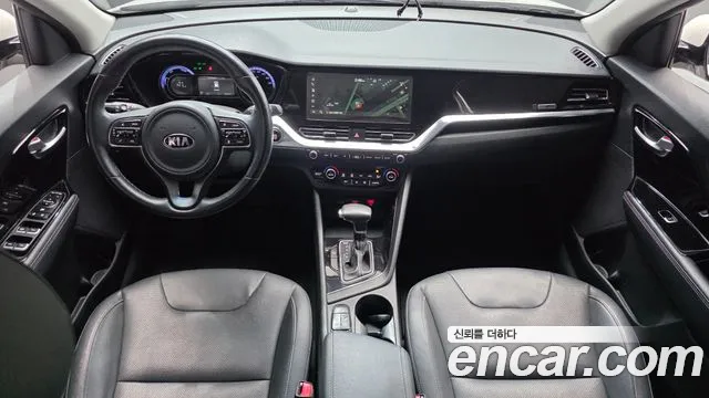 Kia Niro 2021 — фото 10