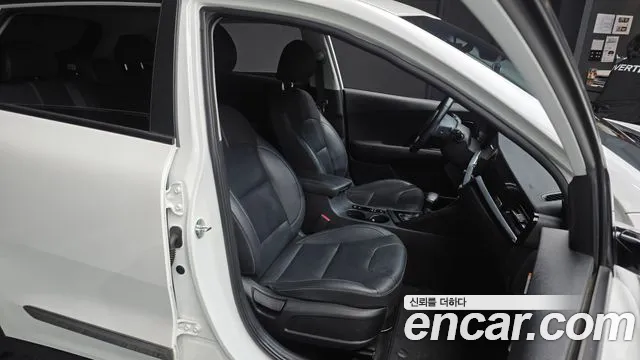 Kia Niro 2021 — фото 18