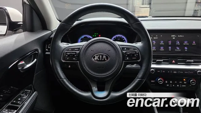 Kia Niro 2021 — фото 19