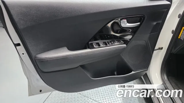 Kia Niro 2021 — фото 14