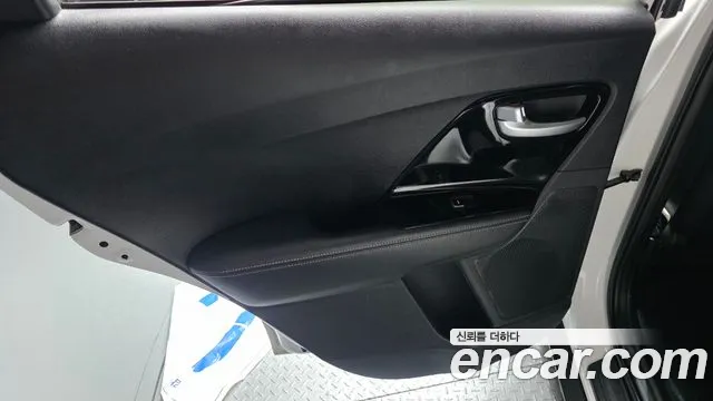Kia Niro 2021 — фото 15
