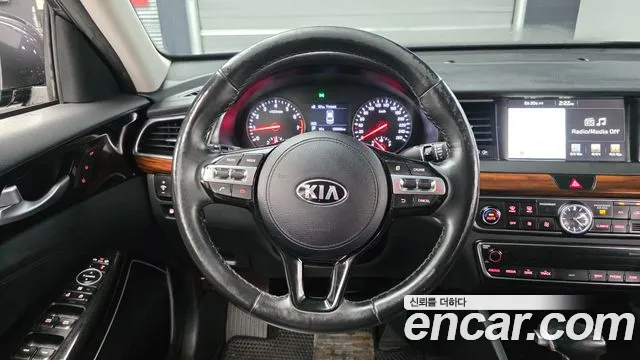 Kia K7 2016 — фото 18