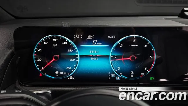 Mercedes-Benz GLB-Class 2021 — фото 11