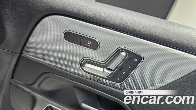Mercedes-Benz GLB-Class 2021 — фото 25