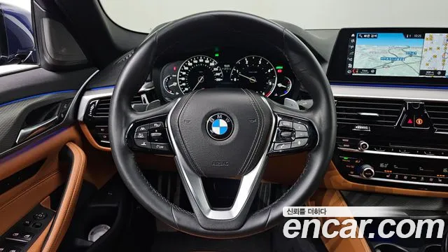 BMW 5-Series 2018 — фото 14