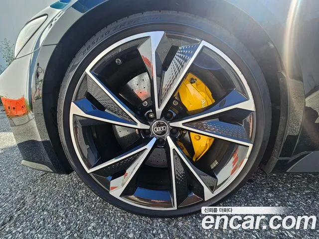 Audi RS7 2021 — фото 13