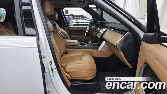 Land Rover Range Rover 2023 — фото 17
